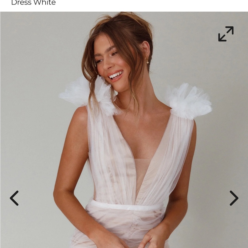 Selfie Leslie White Backless Dress